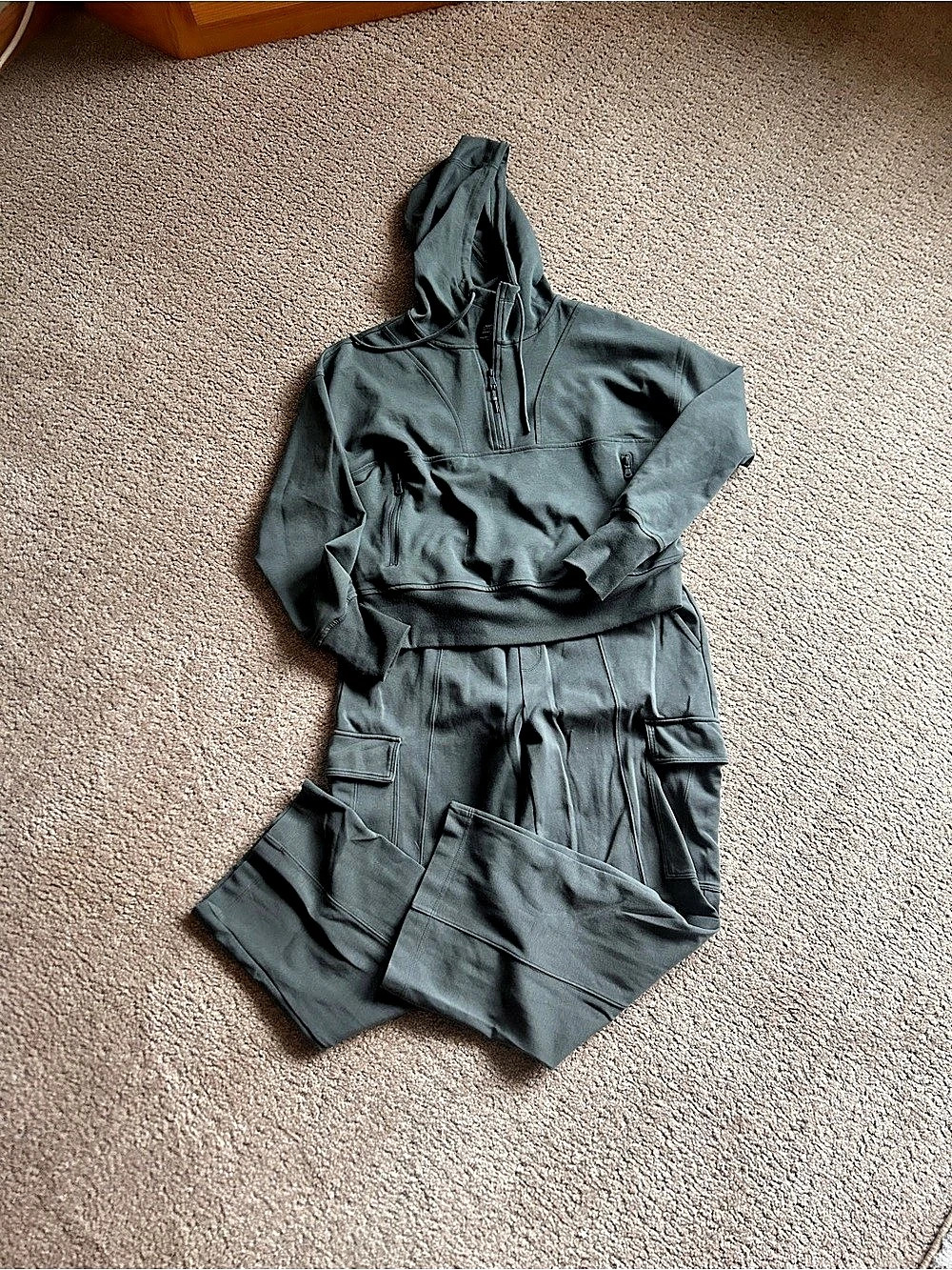 Old Navy pull over sz L and Wide Leg pants sz LP Like New army green women’s
